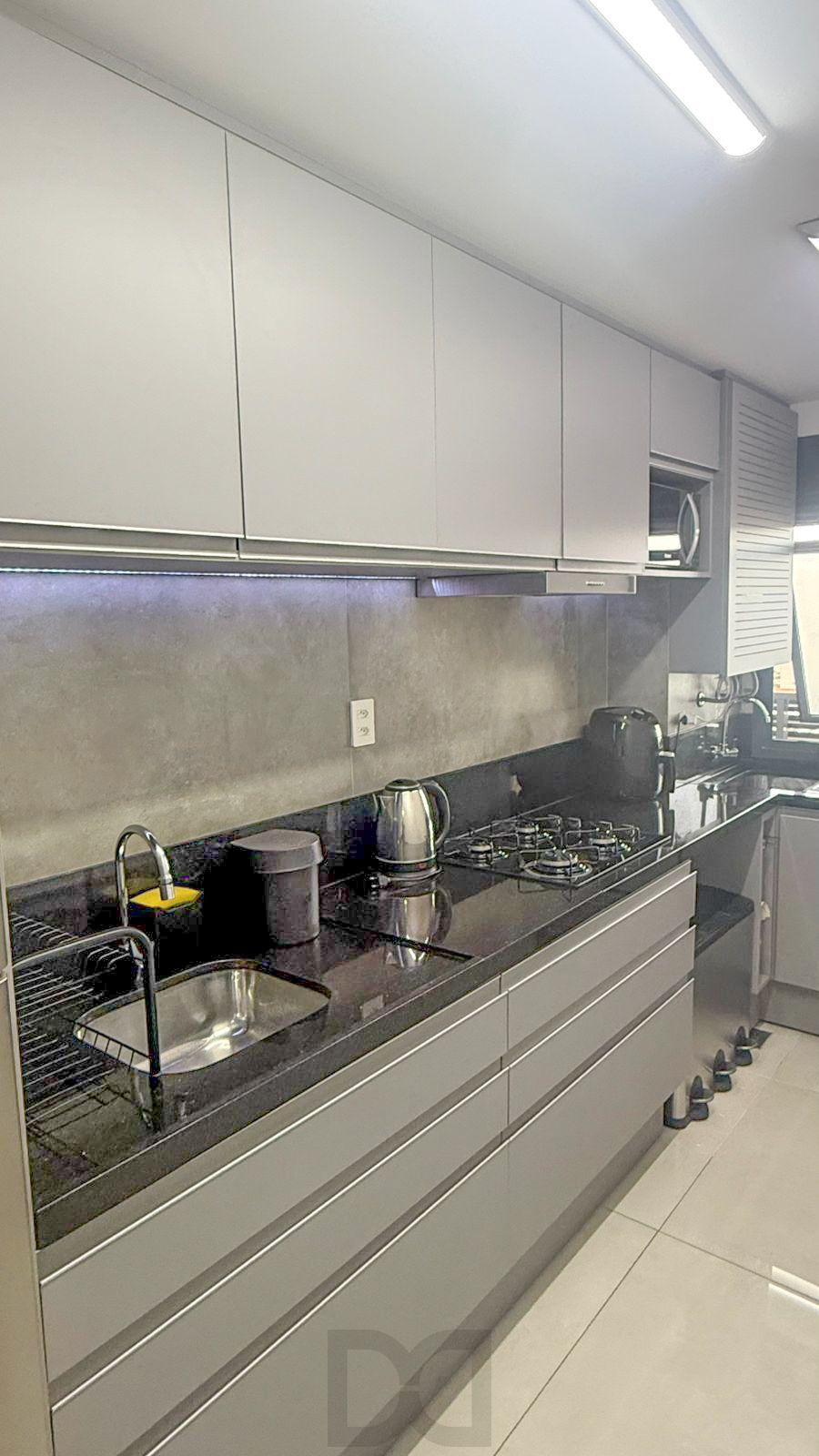 Apartamento de 2 quartos, suíte e 1 vaga de garagem no bairro Santana em POA — foto 9