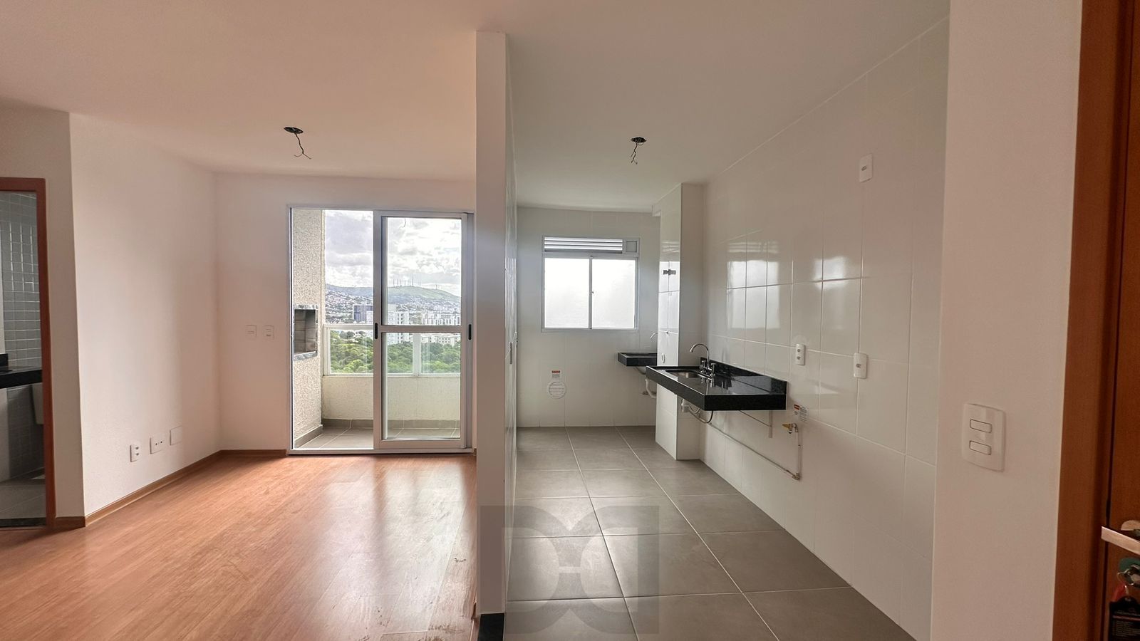 Apartamento Novo de dois dormitorios e duas vagas — foto 2
