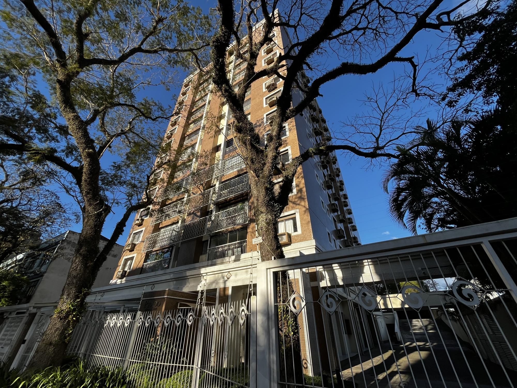 Apartamento de 3 quartos, suíte, 2 vagas de garagem no bairro Menino Deus em POA — foto 1