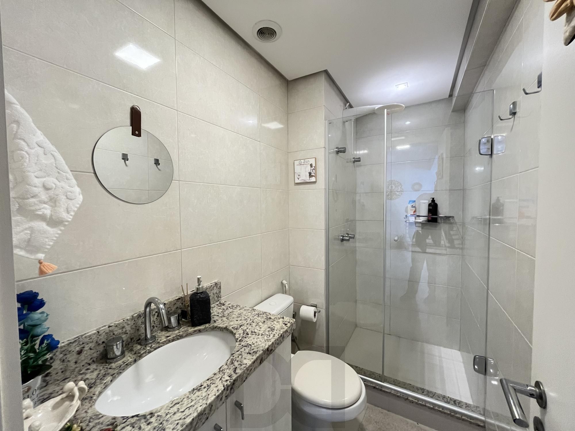 Apartamento de 2 quartos, suíte e 1 vaga de garagem no bairro Santana em POA/RS — foto 14