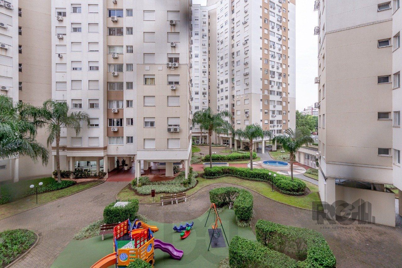 Apartamento 3 dormitórios, sendo 1 suíte, 66 m² de área privativa e 1 vaga(s) de garagem. Localizado na Rua/Av. Dom Claudio Jose Goncalves Ponce De Leao, no bairro Vila Ipiranga em Porto Alegre. — foto 1