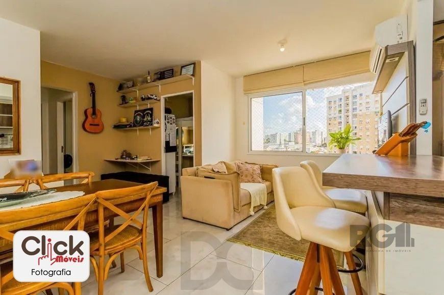 Apartamento 3 dormitórios, sendo 1 suíte, 66 m² de área privativa e 1 vaga(s) de garagem. Localizado na Rua/Av. Dom Claudio Jose Goncalves Ponce De Leao, no bairro Vila Ipiranga em Porto Alegre. — foto 12