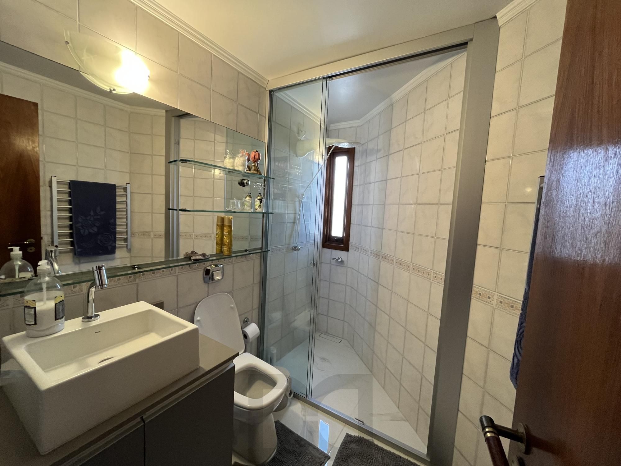 Apartamento de 3 quartos e 2 vagas de garagem no bairro Petrópolis em POA — foto 21