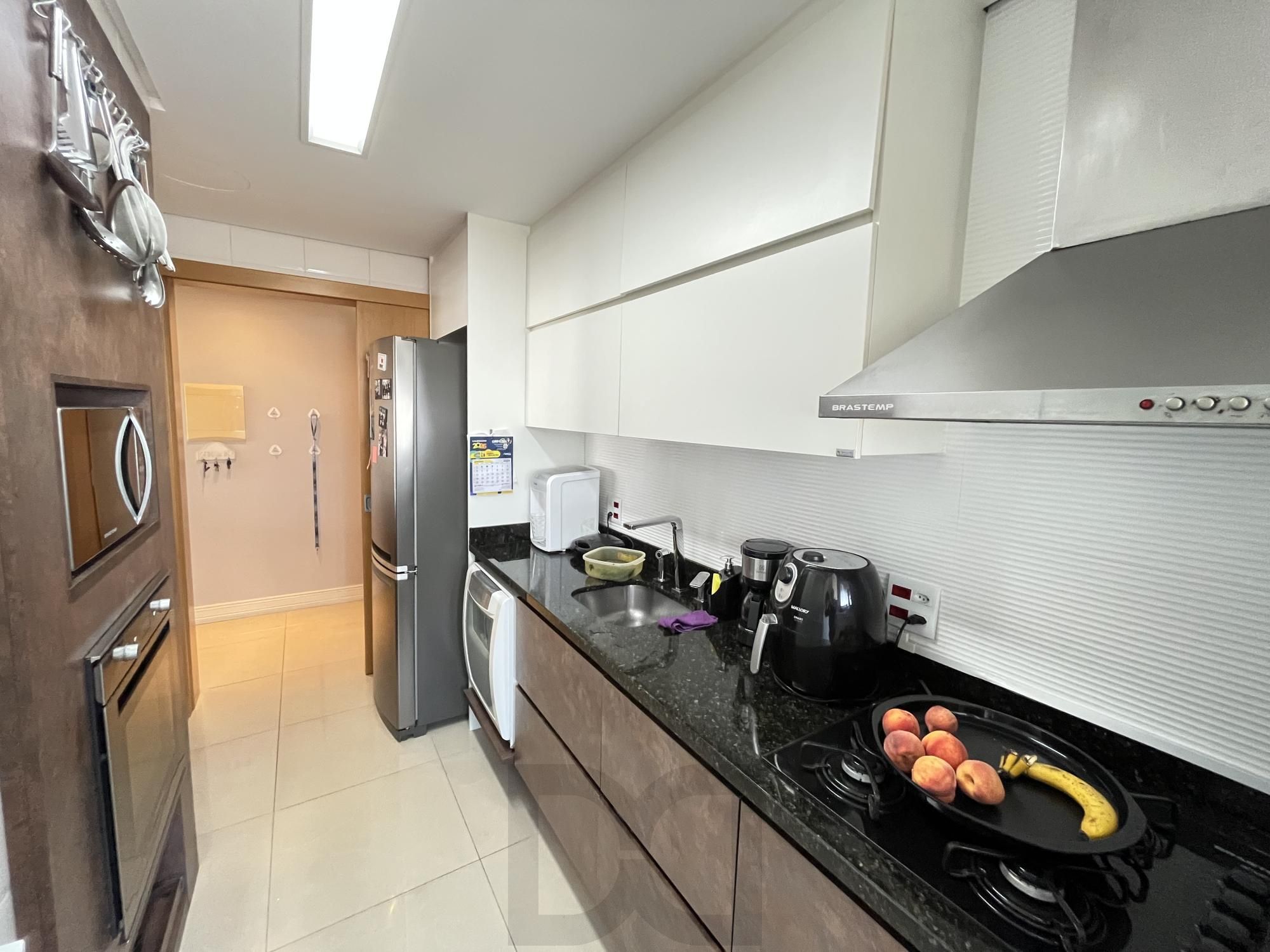Apartamento de 2 quartos, suite e 2 vagas de garagem no bairro Santana em POA — foto 11