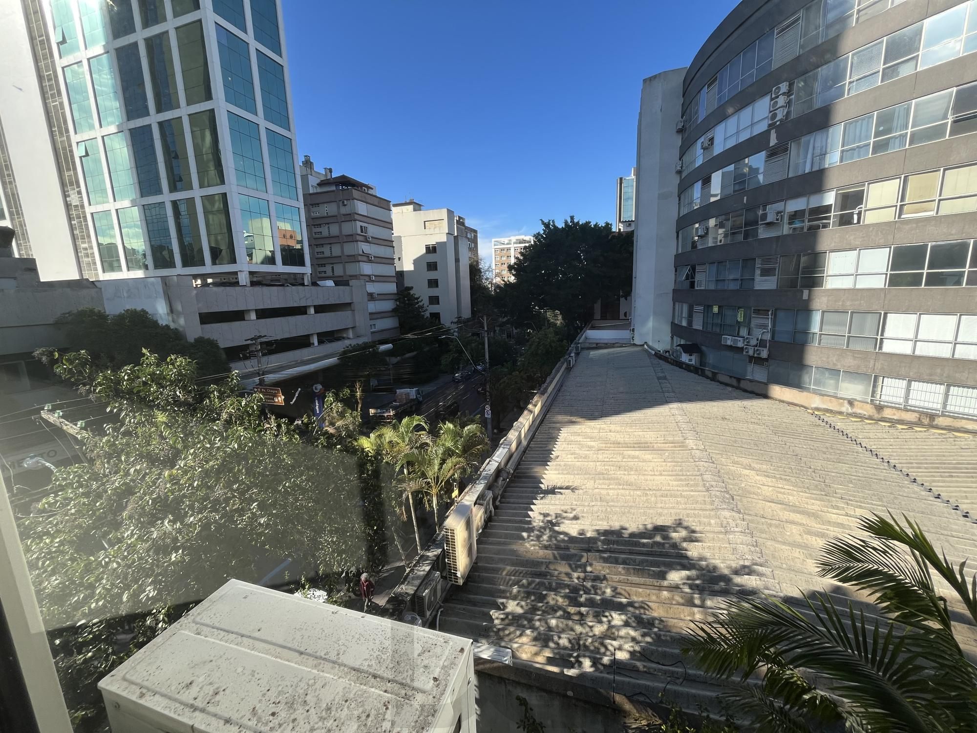 sala comercial grande prédio com elevador no bairro Rio Branco em Porto Alegre — foto 18