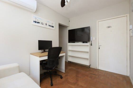 Apartamento de um quarto no bairro Menino Deus em Porto Alegre — foto 15