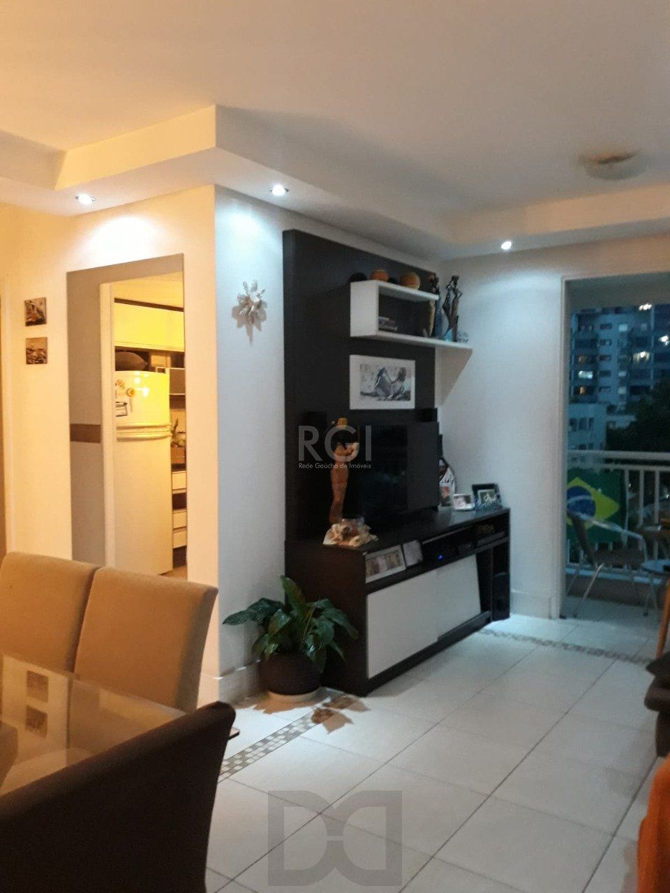 Apartamento de três dormitórios, suíte e uma vaga de garagem no bairro Cristo Redentor em Porto Alegre. — foto 8
