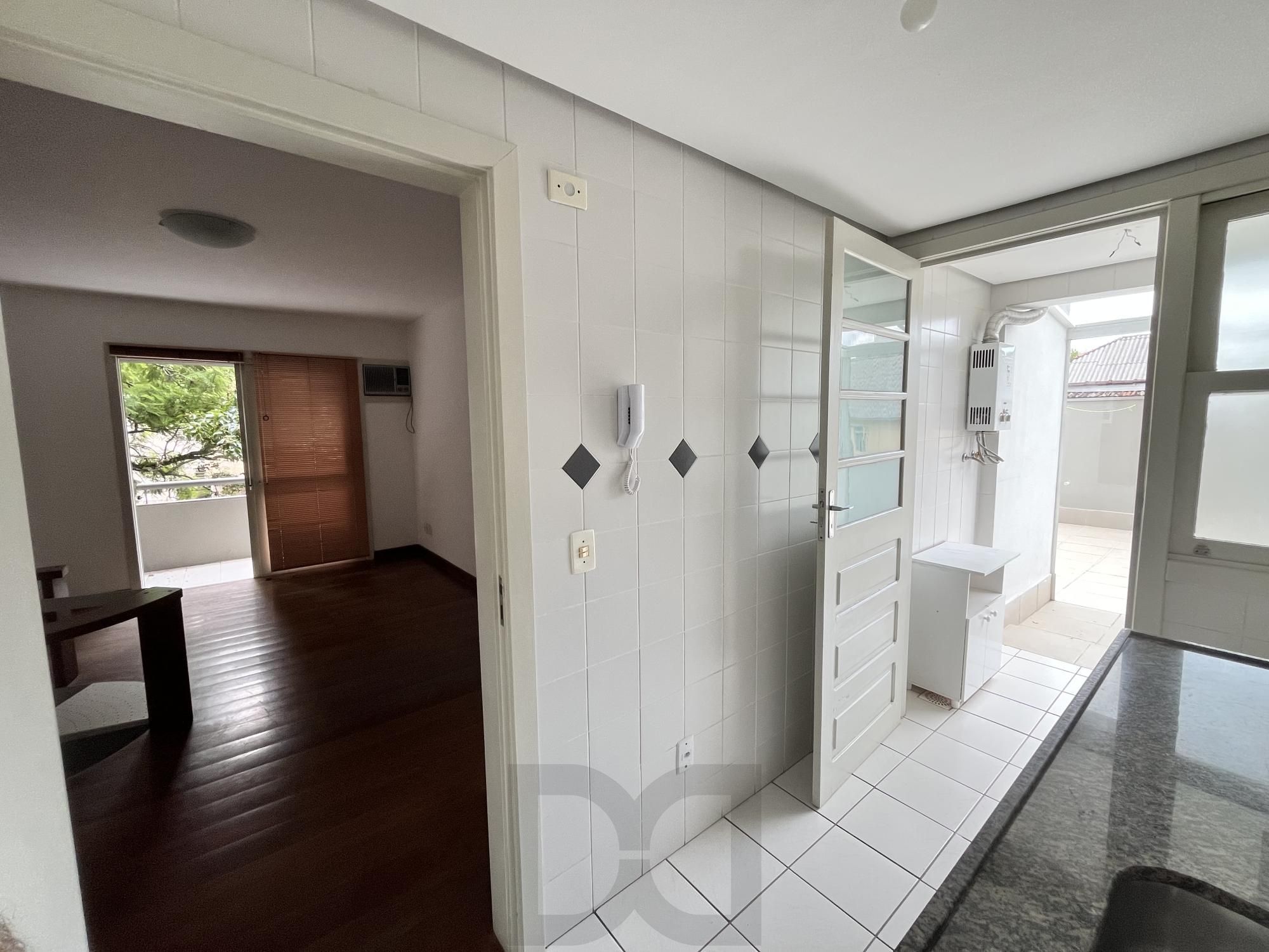 Apartamento de 1 quarto com sacada e 1 vaga de garagem no bairro Farroupilha — foto 6