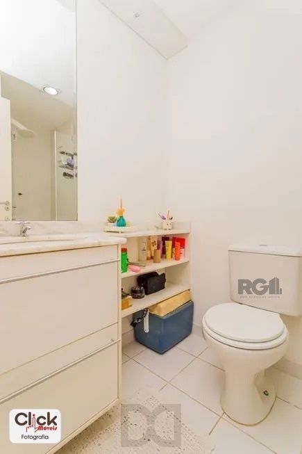 Apartamento 3 dormitórios, sendo 1 suíte, 66 m² de área privativa e 1 vaga(s) de garagem. Localizado na Rua/Av. Dom Claudio Jose Goncalves Ponce De Leao, no bairro Vila Ipiranga em Porto Alegre. — foto 6