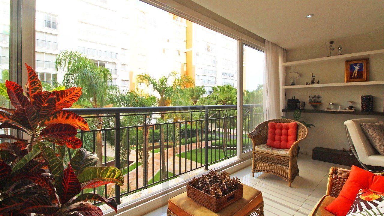 Apartamento com três (3) dormitórios, três (3) suítes sendo uma (1) suíte master e quatro (4) vagas de garagem com dois (2) depósitos próximo ao shopping Iguatemi, no Condomínio Cipriani Nuova Archit — foto 6