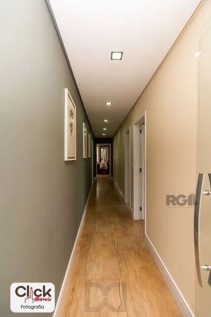 Apartamento 4 dormitórios, sendo 1 suíte, 193 m² de área privativa e 2 vaga(s) de garagem. Localizado na Rua/Av. Carlos Gomes, no bairro Auxiliadora em Porto Alegre. — foto 14