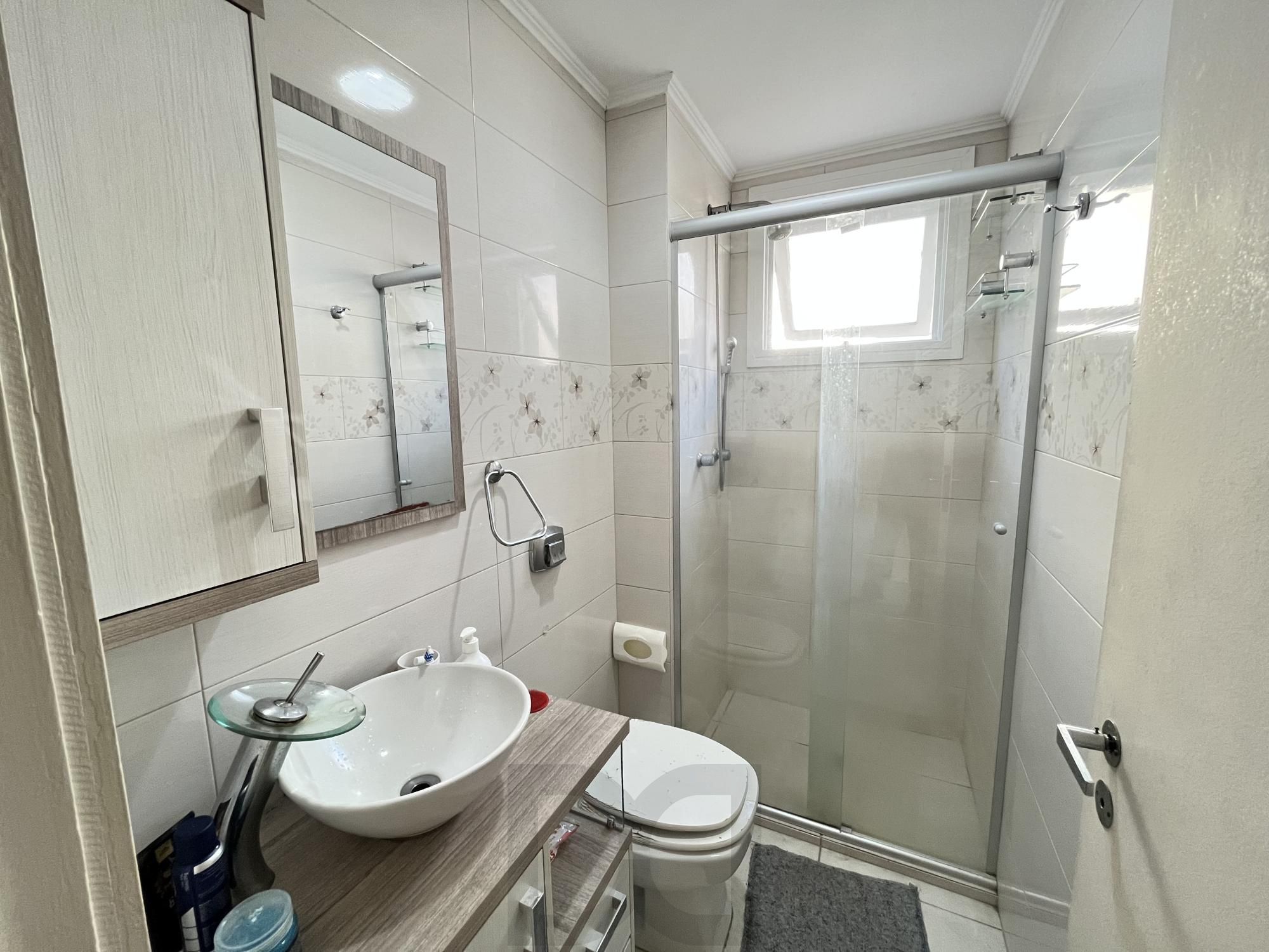 Apartamento de 2 quartos, suíte e 1 vaga de garagem no bairro Santana em POA/RS — foto 7