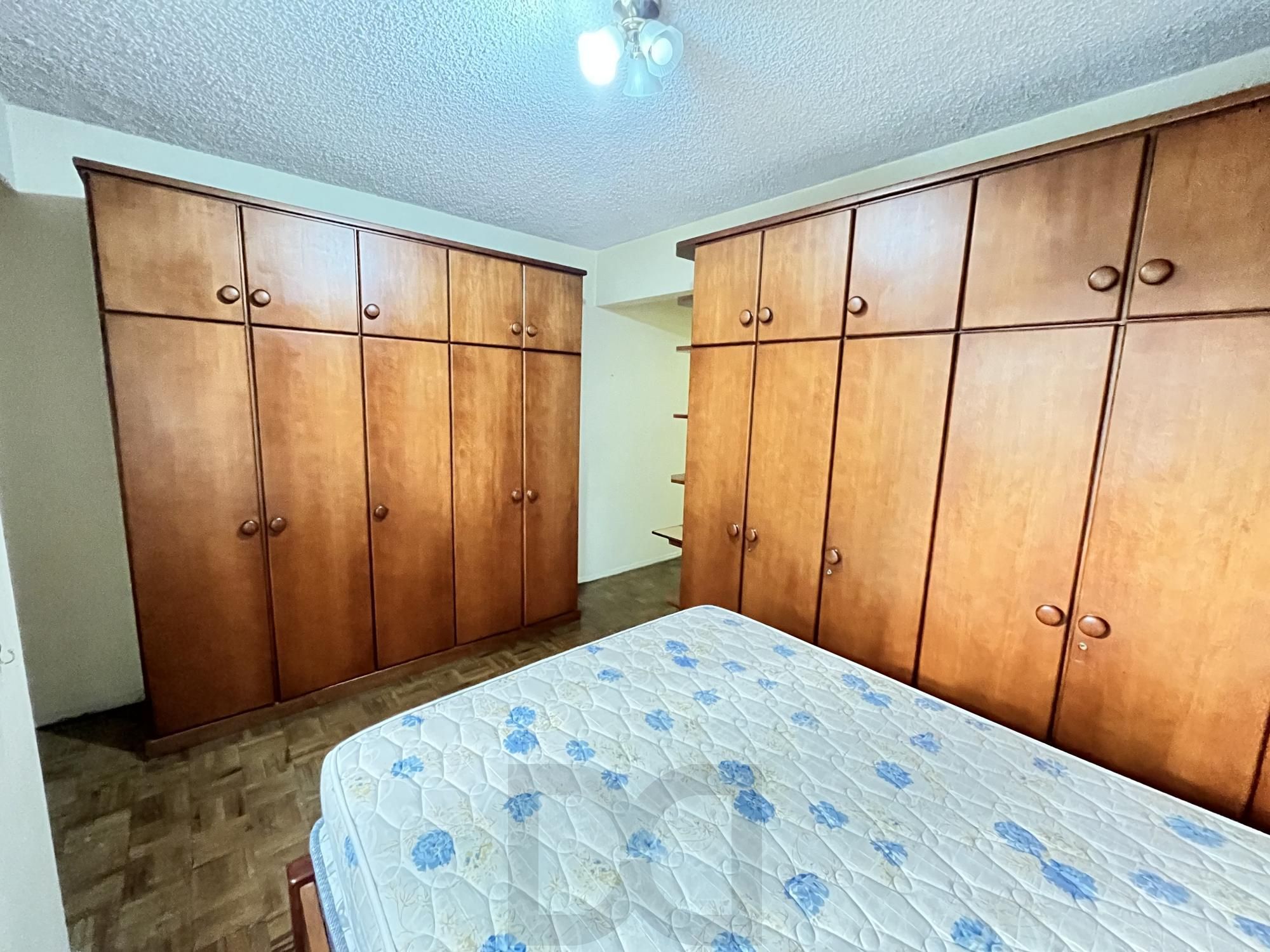 Apartamento de 2 quartos e 2 banheiros no bairro Independência em Porto Alegre — foto 13