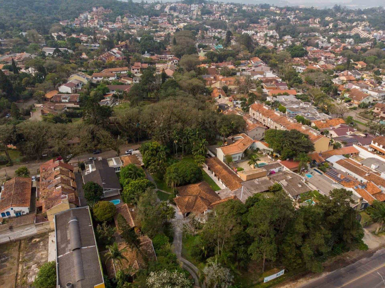 Casa em condomínio fechado, 3 dormitórios, suíte e duas vagas de garagem — foto 45