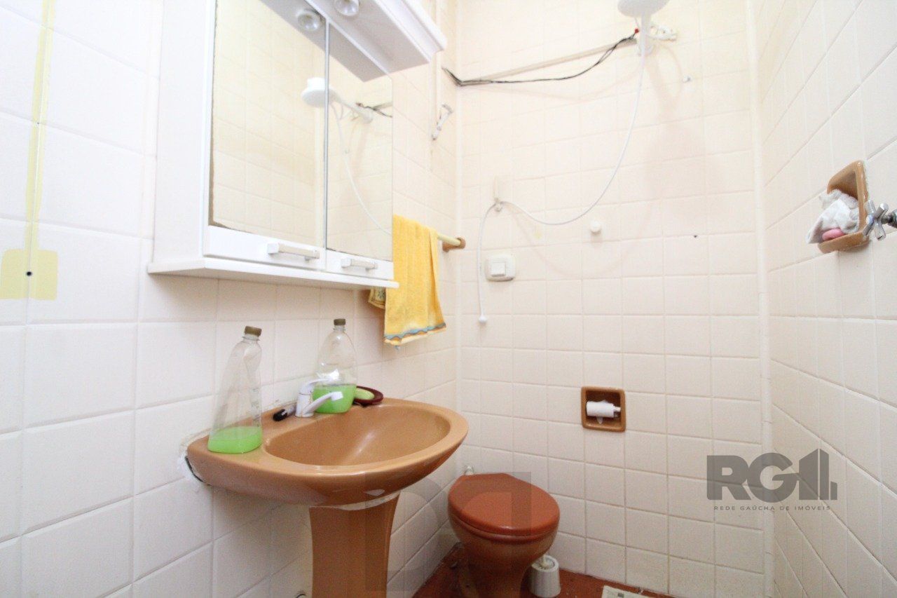 Casa à venda 4 quartos (dormitórios), suíte, 3 vagas - Partenon, Porto Alegre — foto 12