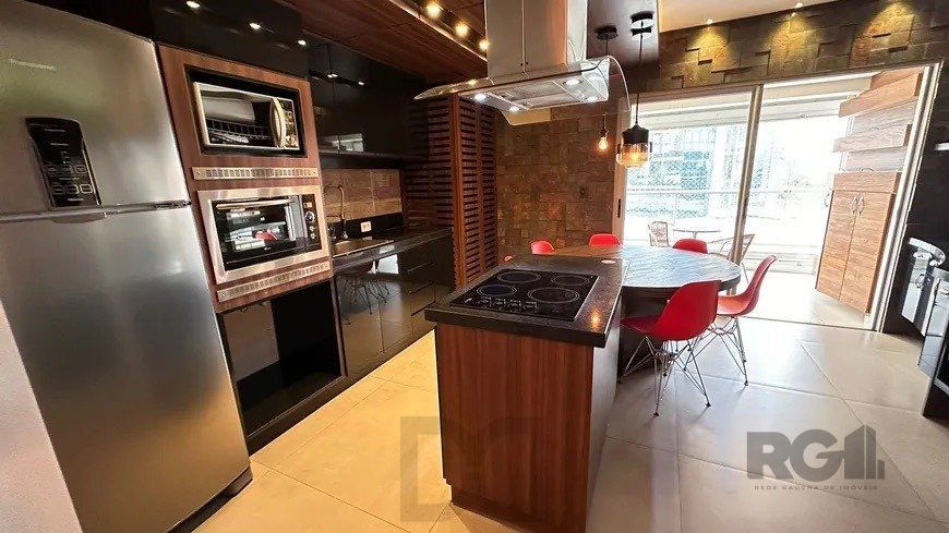 Apartamento 2 dormitórios, sendo 1 suíte, 77 m² de área privativa e 2 vaga(s) de garagem. Localizado na Rua Mario Antunes da Cunha, no bairro Petrópolis em Porto Alegre. — foto 13