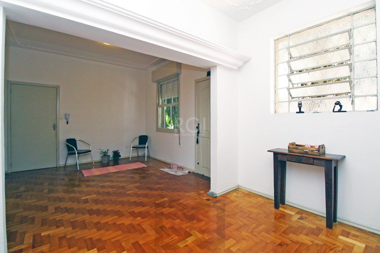 Casa para Venda - 464.5m², 3 dormitórios, sendo 1 suites, 3 vagas - Petrópolis — foto 37
