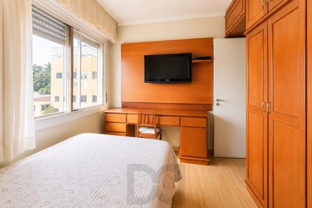 Apartamento de 2 quartos, 2 banheiros, elevador e garagem no bairro Higienópolis — foto 13