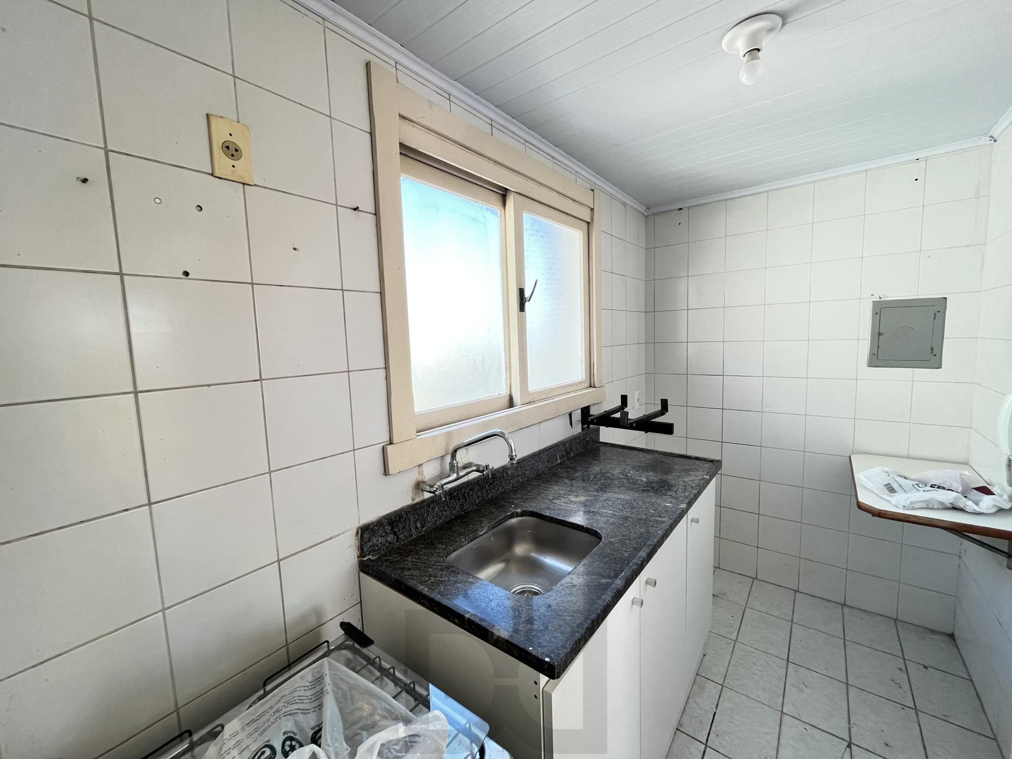 Apartamento de 2 quartos, sacada com churrasqueira e 1 vaga de garagem POA — foto 26