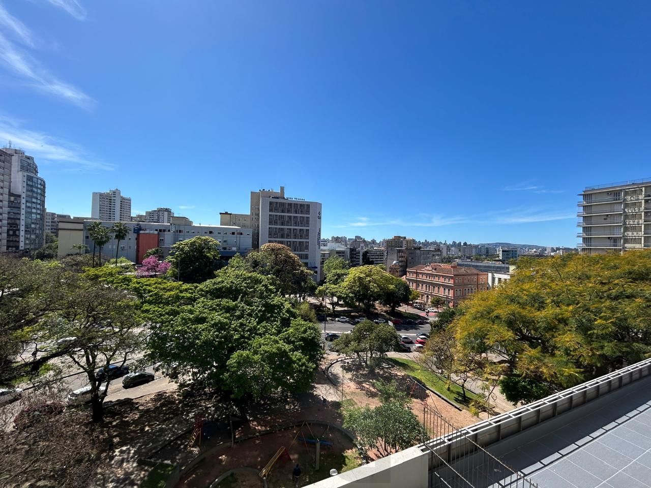 Apartamento de um quarto com garagem no centro de Porto Alegre — foto 17