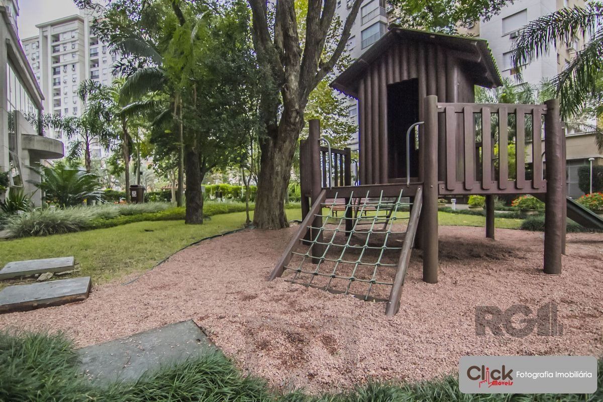 Apartamento 3 dormitórios, suíte, 2 vagas. Andar alto, vista para infraestrutura do condomínio. Semi-mobiliado. — foto 16