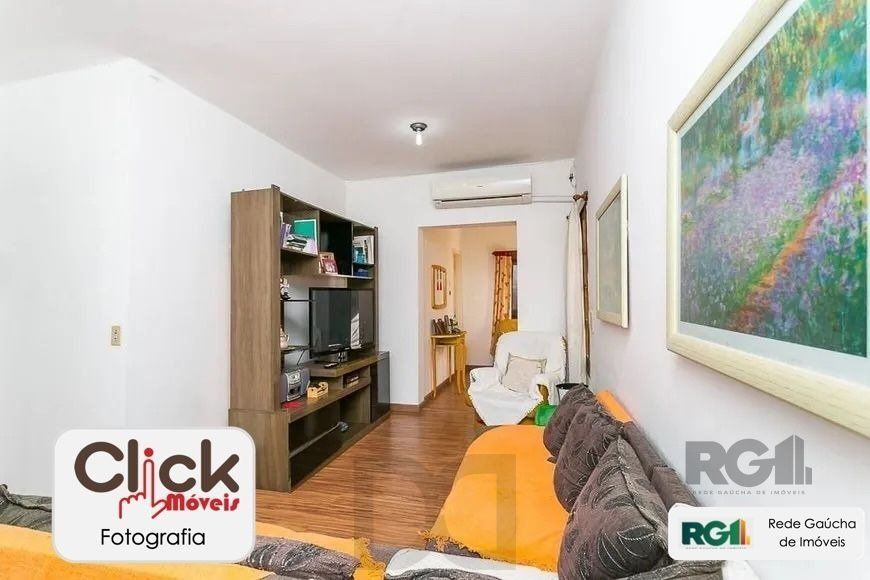 Casa 3 dormitórios, 123,8 m² de área privativa e 2 vaga(s) de garagem. Localizado na Rua/Av. Andaraí, no bairro Passo D Areia em Porto Alegre. — foto 3