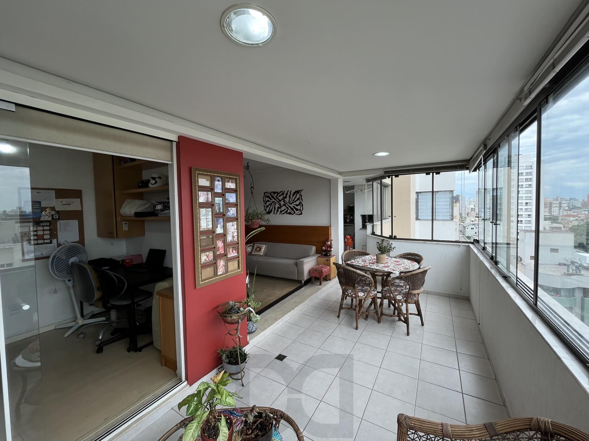 Apartamento de três dormitórios, suíte e uma vaga de garagem no bairro Santana — foto 12
