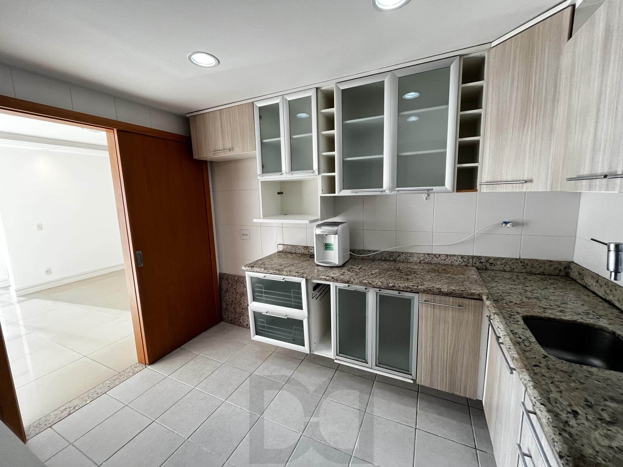 Apartamento de 3 quartos, suíte, 2 vagas de garagem no bairro Menino Deus em POA — foto 8