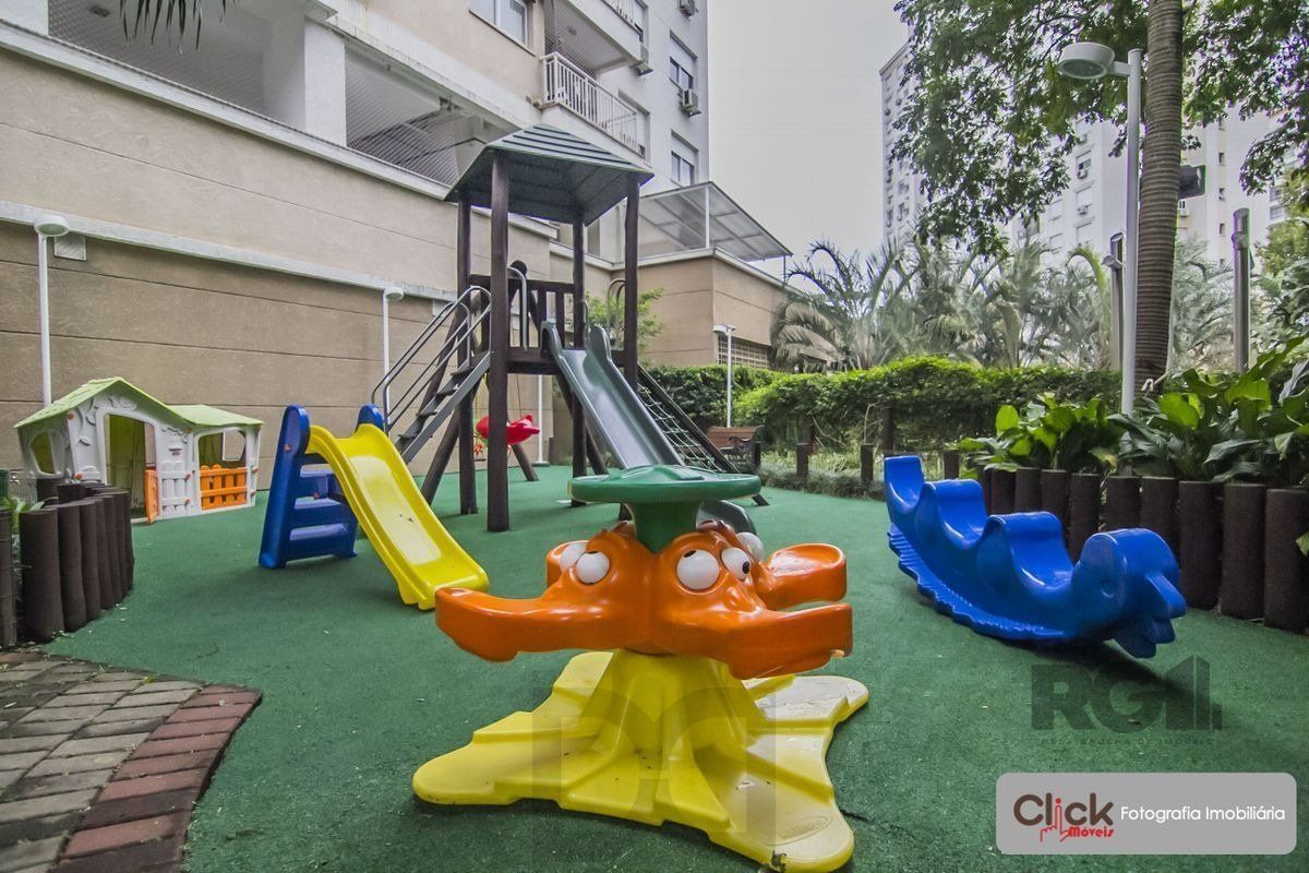 Apartamento 3 dormitórios, suíte, 2 vagas. Andar alto, vista para infraestrutura do condomínio. Semi-mobiliado. — foto 51
