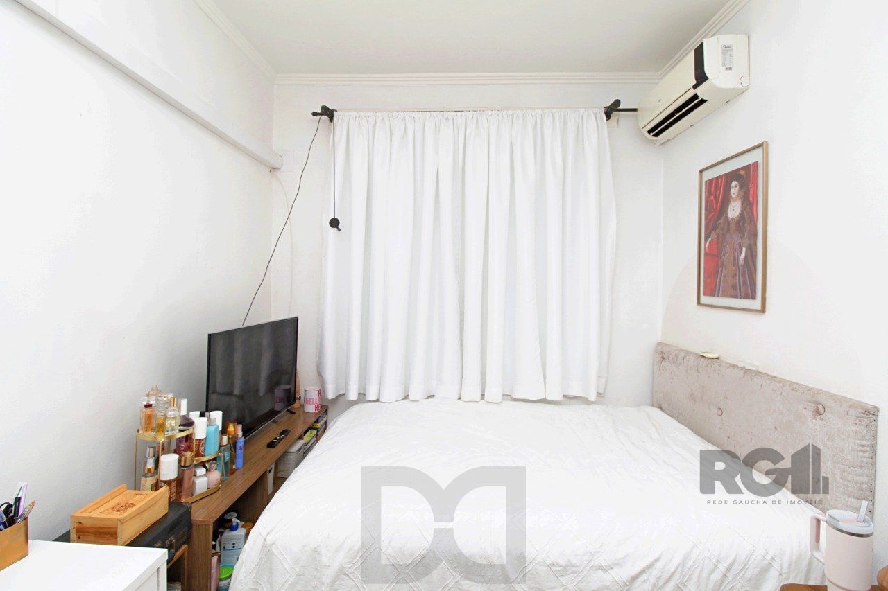 Apartamento de quatro dormitórios e uma vaga de garagem no bairro Bom Fim em Porto Alegre. — foto 27