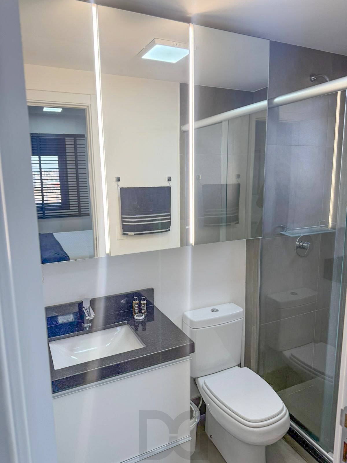 Apartamento de 2 quartos, suíte e 1 vaga de garagem no bairro Santana em POA — foto 28