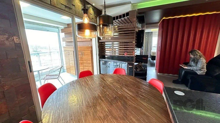 Apartamento 2 dormitórios, sendo 1 suíte, 77 m² de área privativa e 2 vaga(s) de garagem. Localizado na Rua Mario Antunes da Cunha, no bairro Petrópolis em Porto Alegre. — foto 14