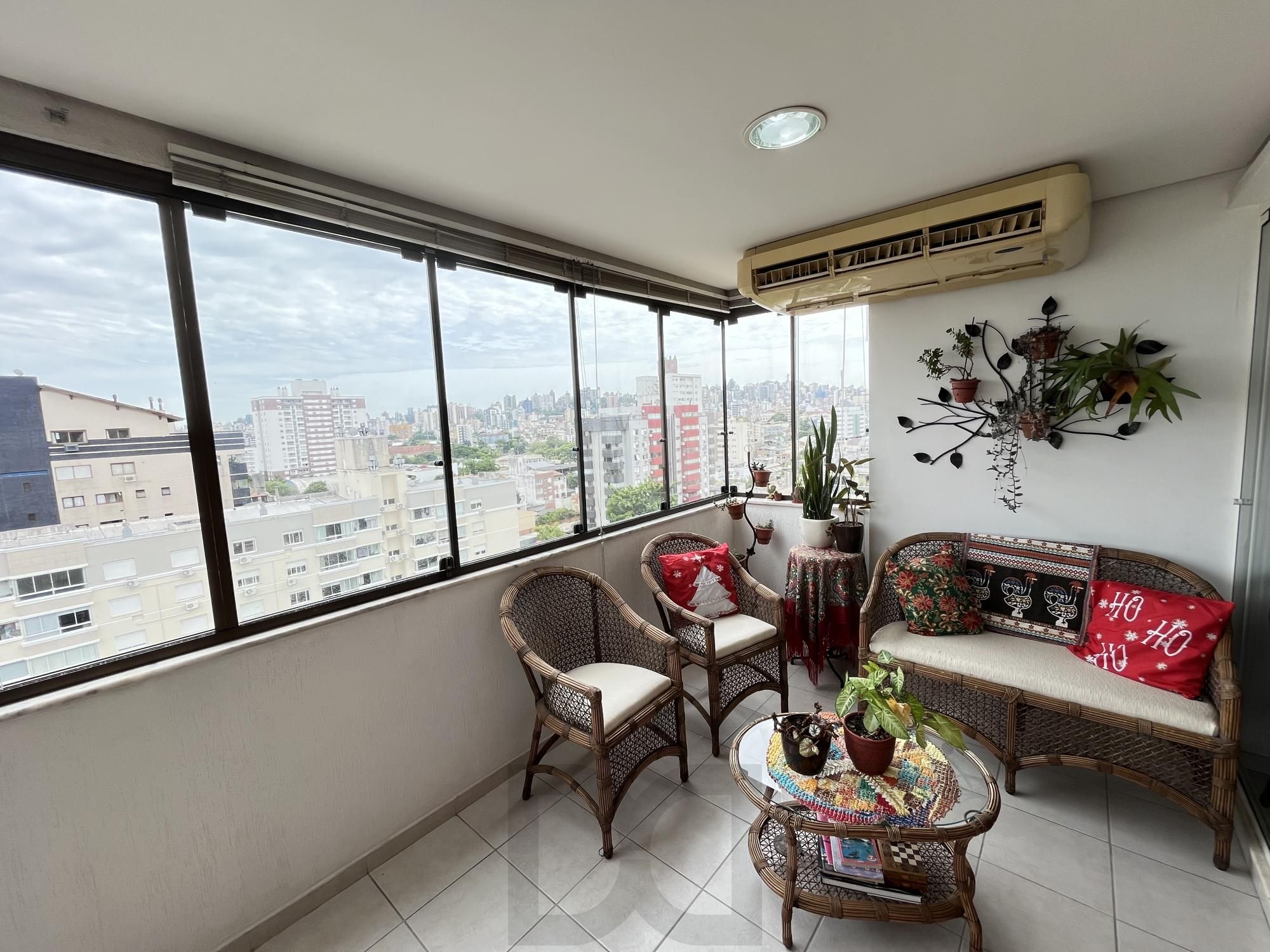 Apartamento de três dormitórios, suíte e uma vaga de garagem no bairro Santana — foto 10