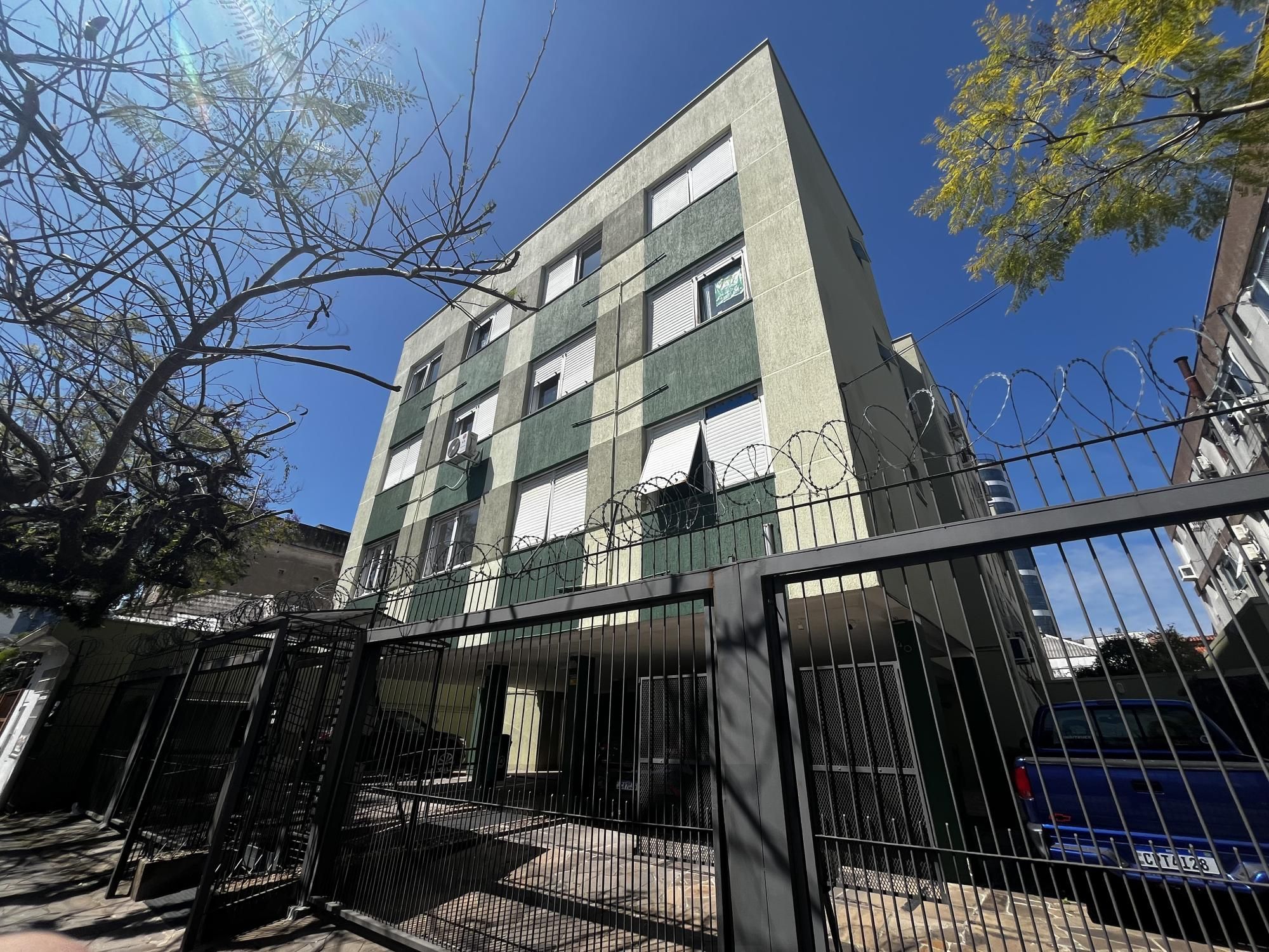 Apartamento de 2 quartos no bairro Menino Deus em Porto Alegre — foto 1