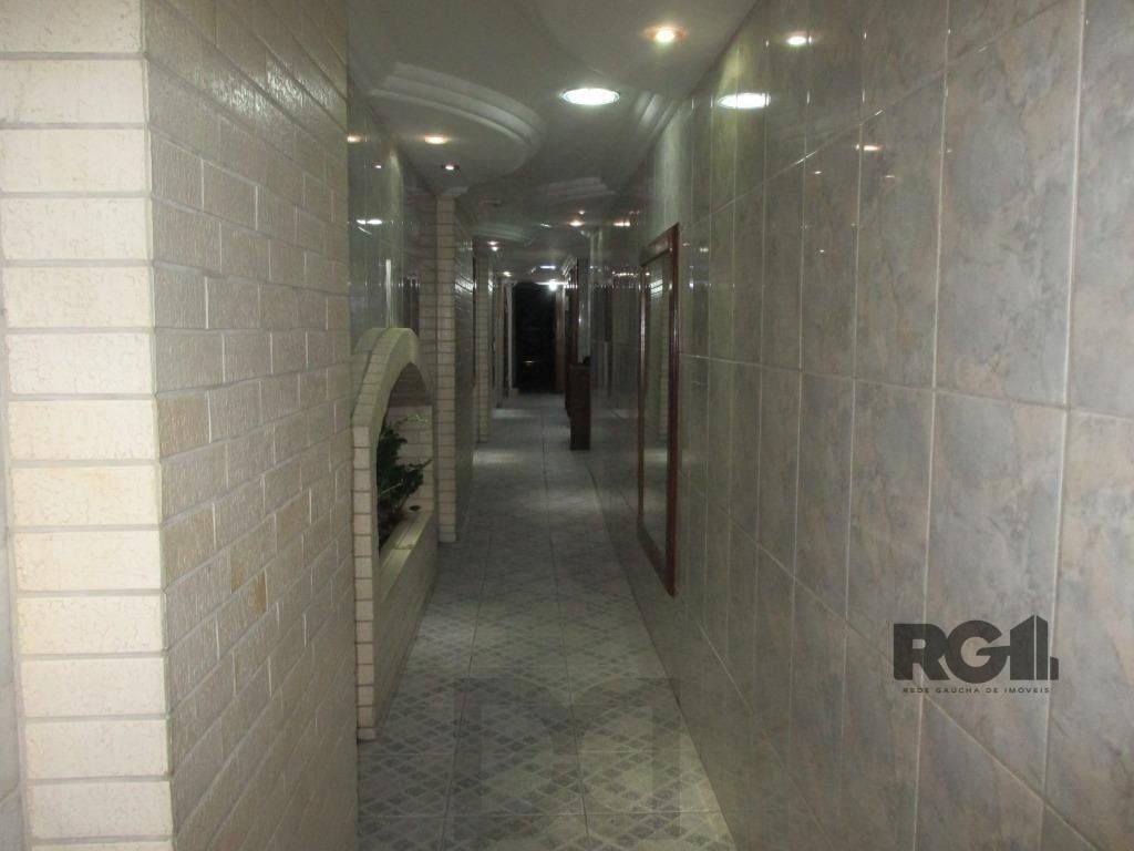Apartamento no Centro de 2 dormitórios reformado — foto 2