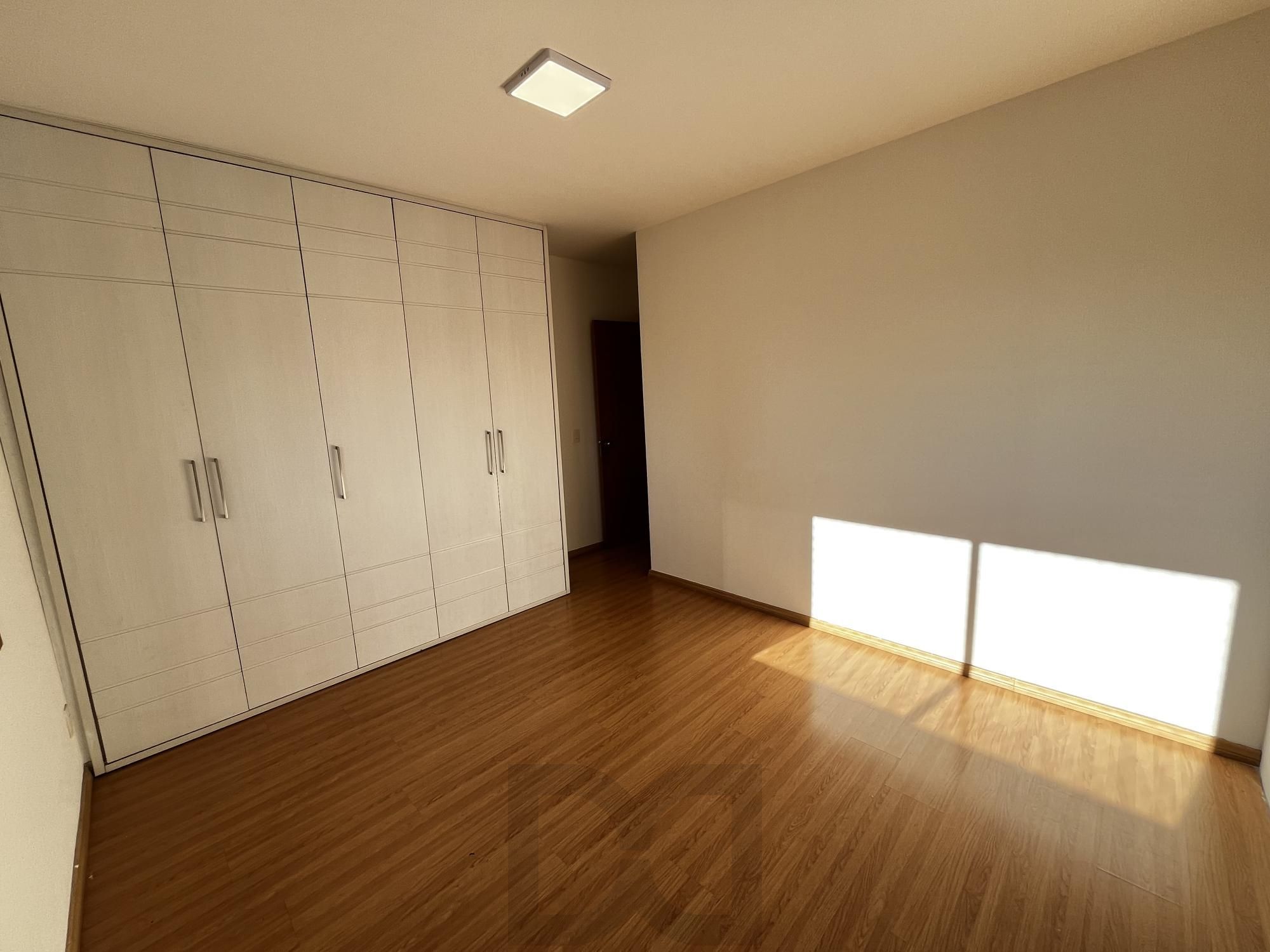 Apartamento de 3 quartos, suíte, 2 vagas de garagem no bairro Menino Deus em POA — foto 19
