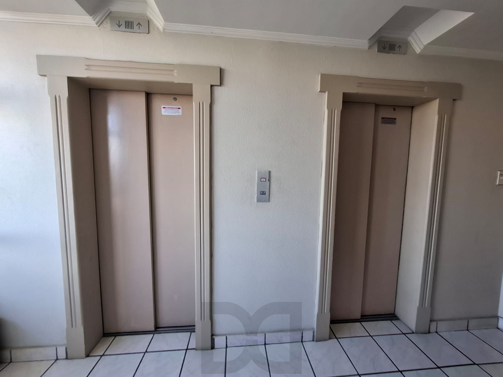 Sala comercial a venda no bairro Higienópolis em Porto Alegre — foto 5