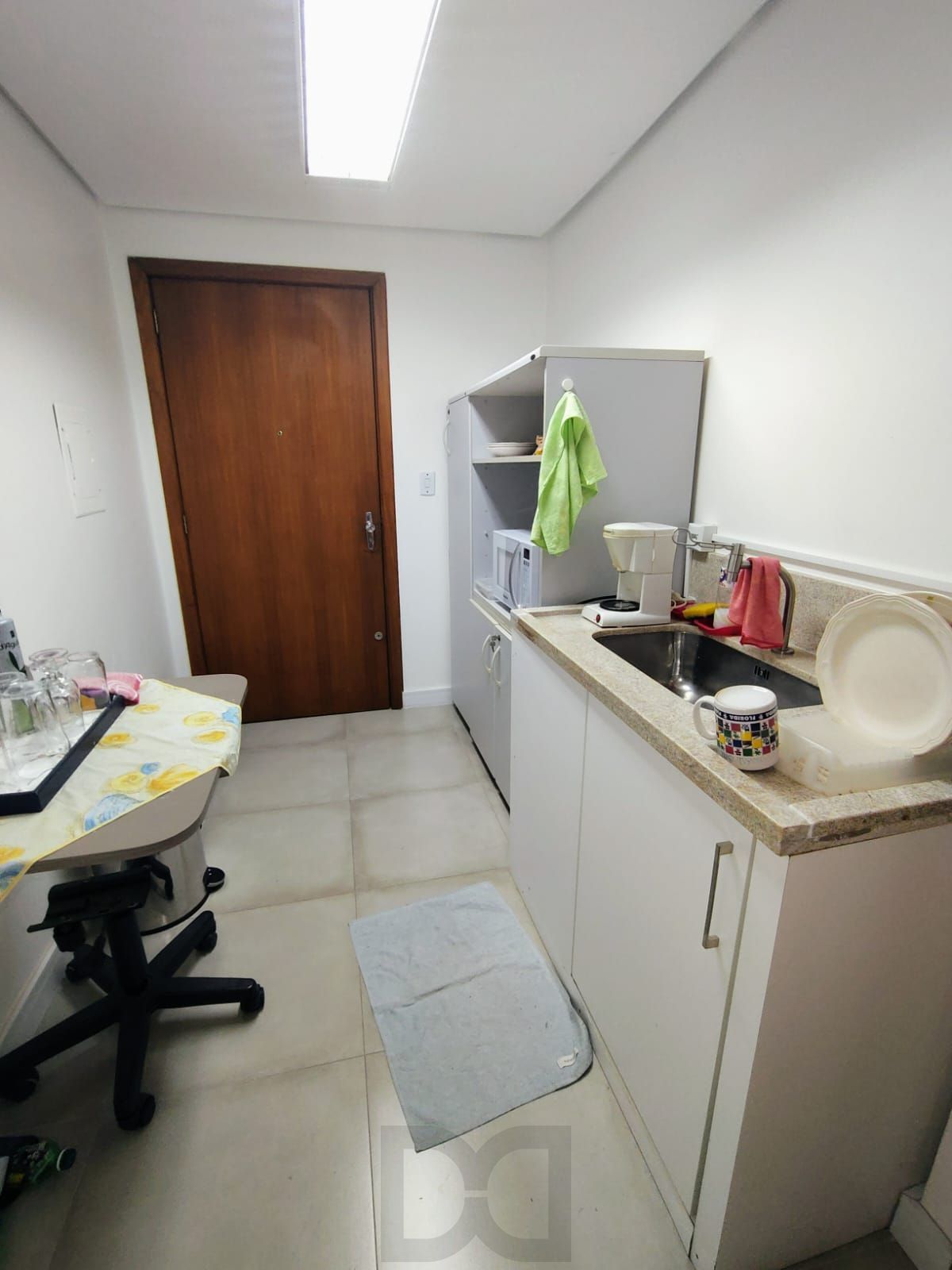 Sala ampla pois é ligada a outra ao lado do Colégio Santa Inês perto do Zaffari. — foto 15