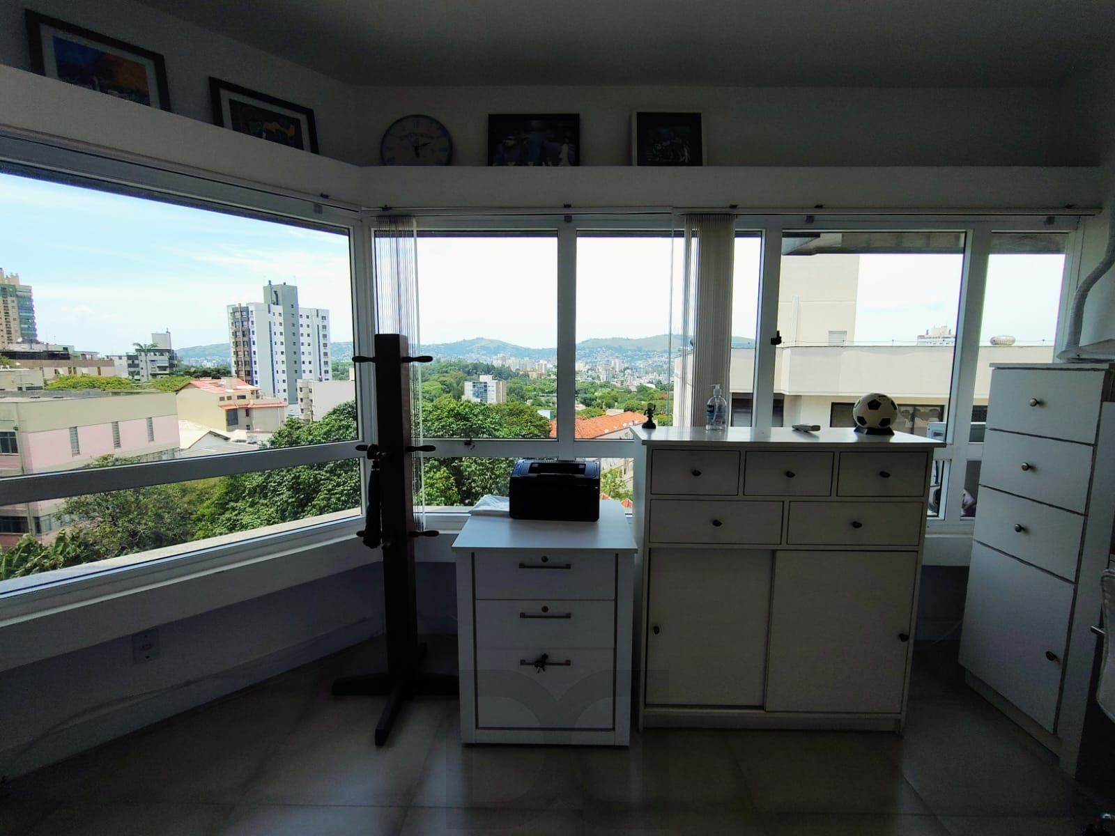 Sala ampla pois é ligada a outra ao lado do Colégio Santa Inês perto do Zaffari. — foto 7
