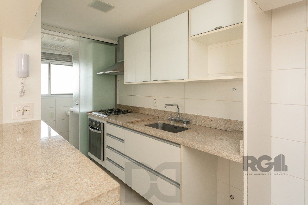 Apartamento semimobiliado e decorado no bairro Auxiliadora, com 91 m² — foto 11