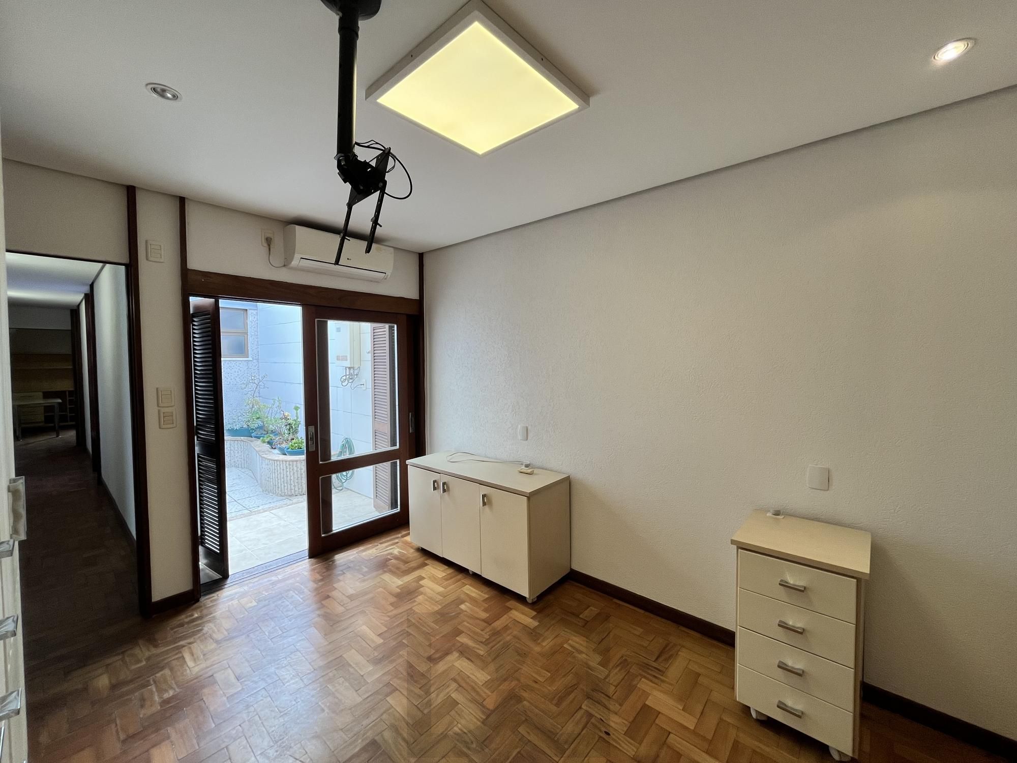 Casa para Venda - 160m², 3 dormitórios, sendo 1 suites, Jardim Botânico — foto 22