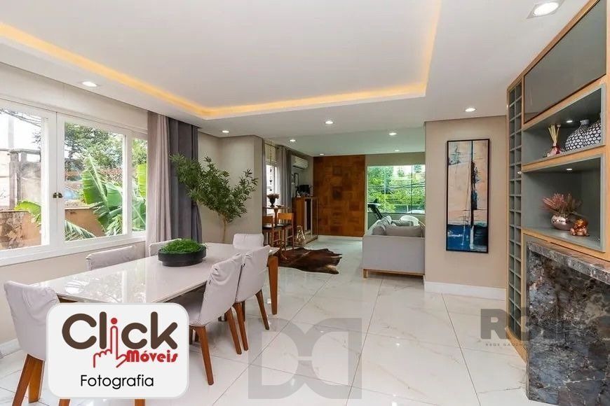 Apartamento 4 dormitórios, sendo 1 suíte, 193 m² de área privativa e 2 vaga(s) de garagem. Localizado na Rua/Av. Carlos Gomes, no bairro Auxiliadora em Porto Alegre. — foto 12