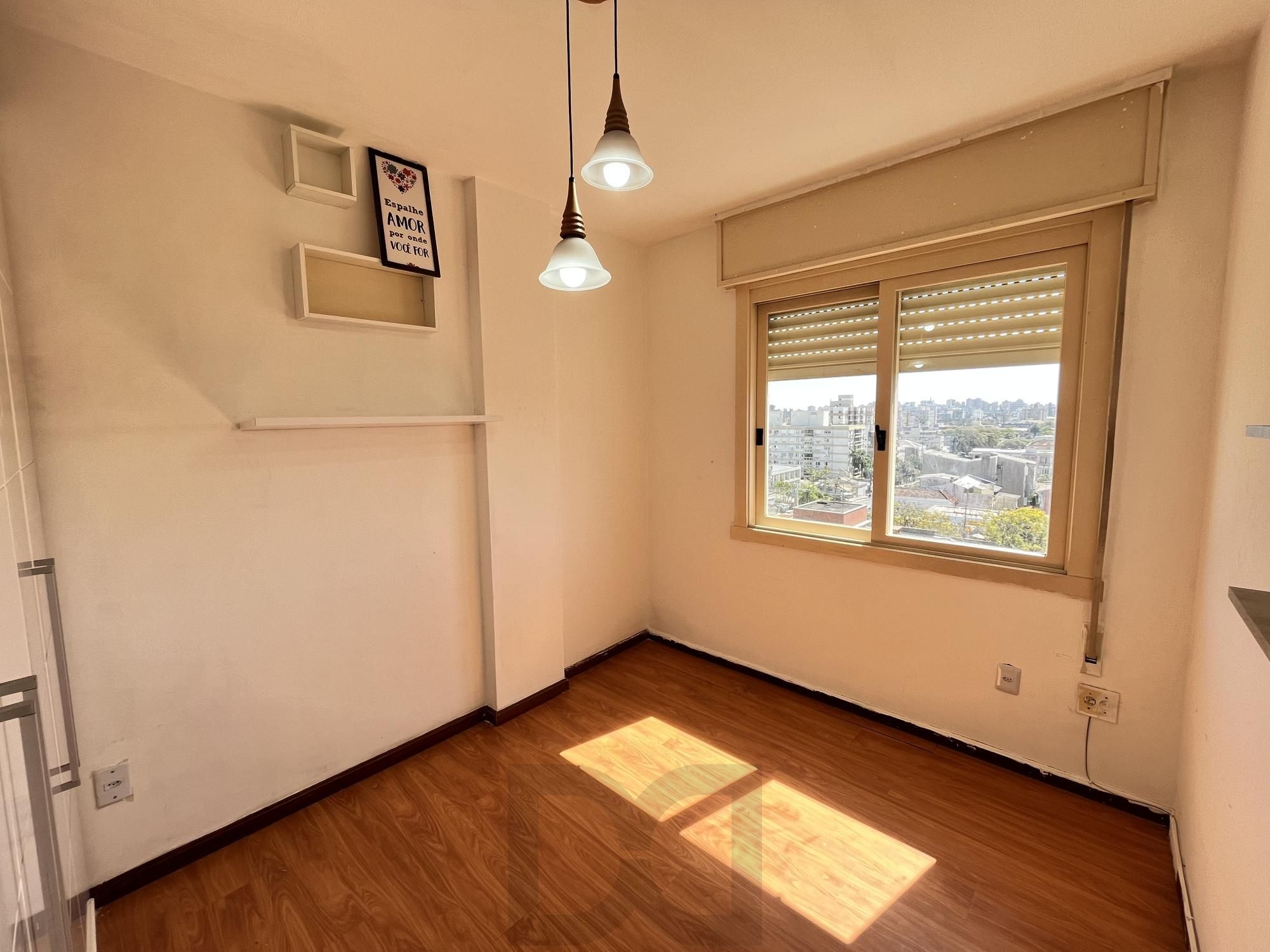 Apartamento de 2 quartos, sacada com churrasqueira e 1 vaga de garagem POA — foto 7