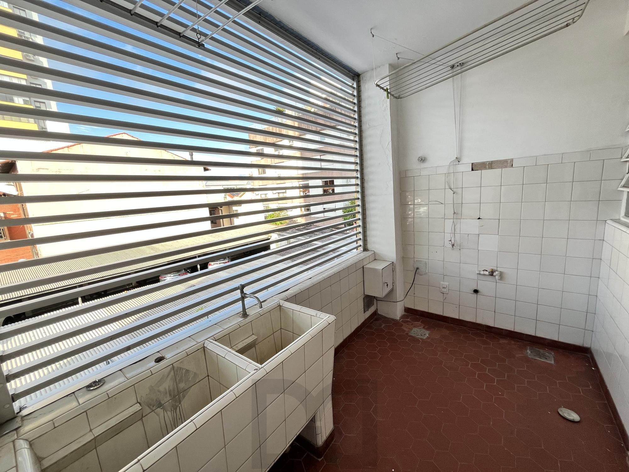 Apartamento de 3 quartos e 1 vaga de garagem no bairro Menino Deus PORTO ALEGRE — foto 11