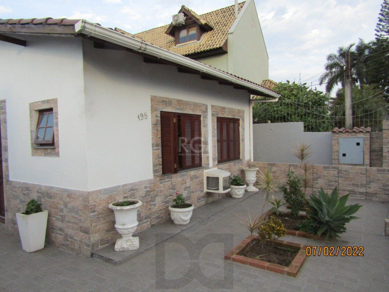 Casa para Venda - 154.78m², 3 dormitórios, sendo 1 suites, 3 vagas - Camaquã — foto 2
