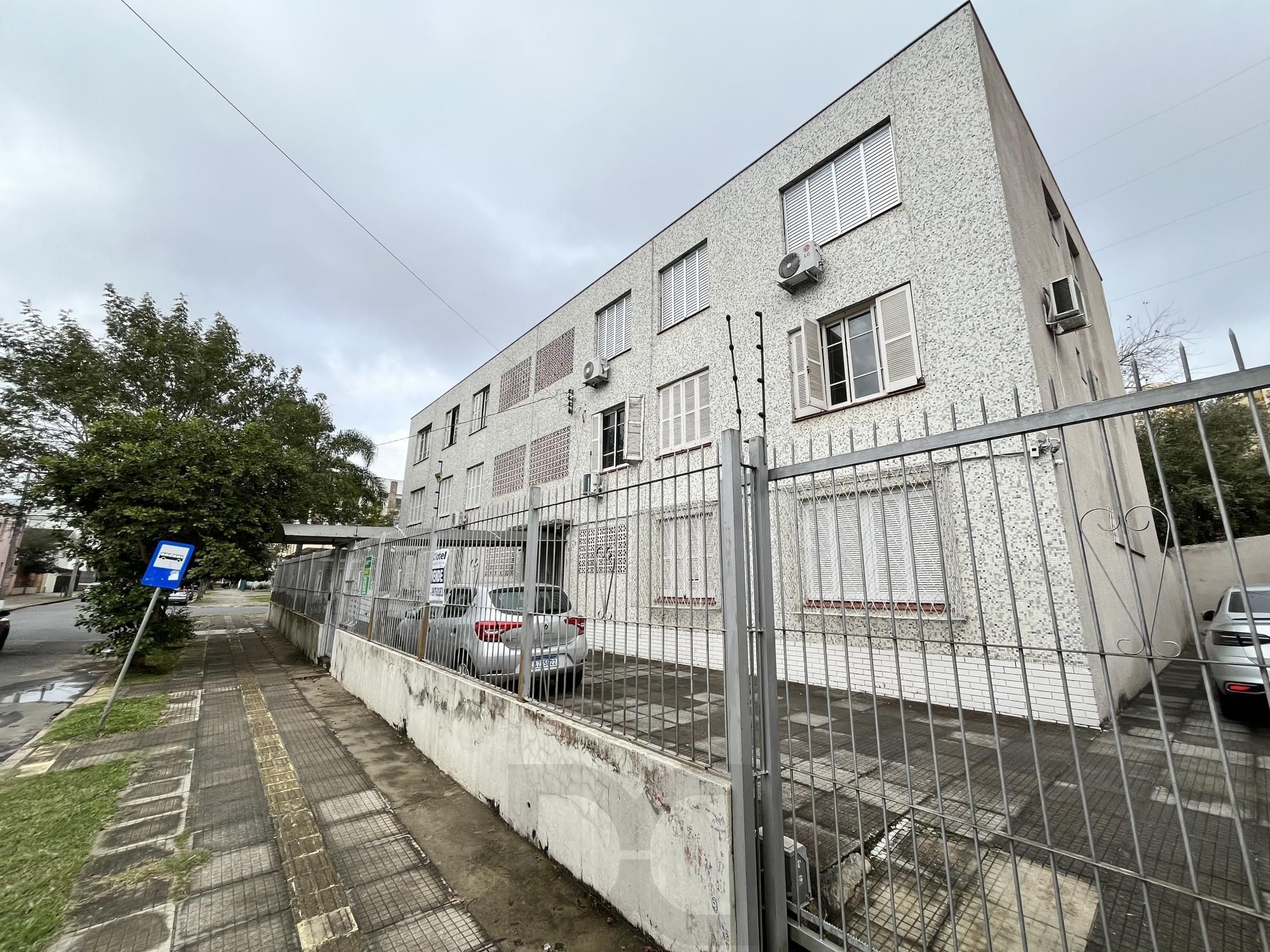 Apartamento reformado de 1 quarto, vaga rotativa no bairro Partenon/Santana — foto 1