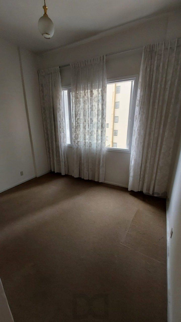 Apartamento no Centro de 2 dormitórios reformado — foto 9