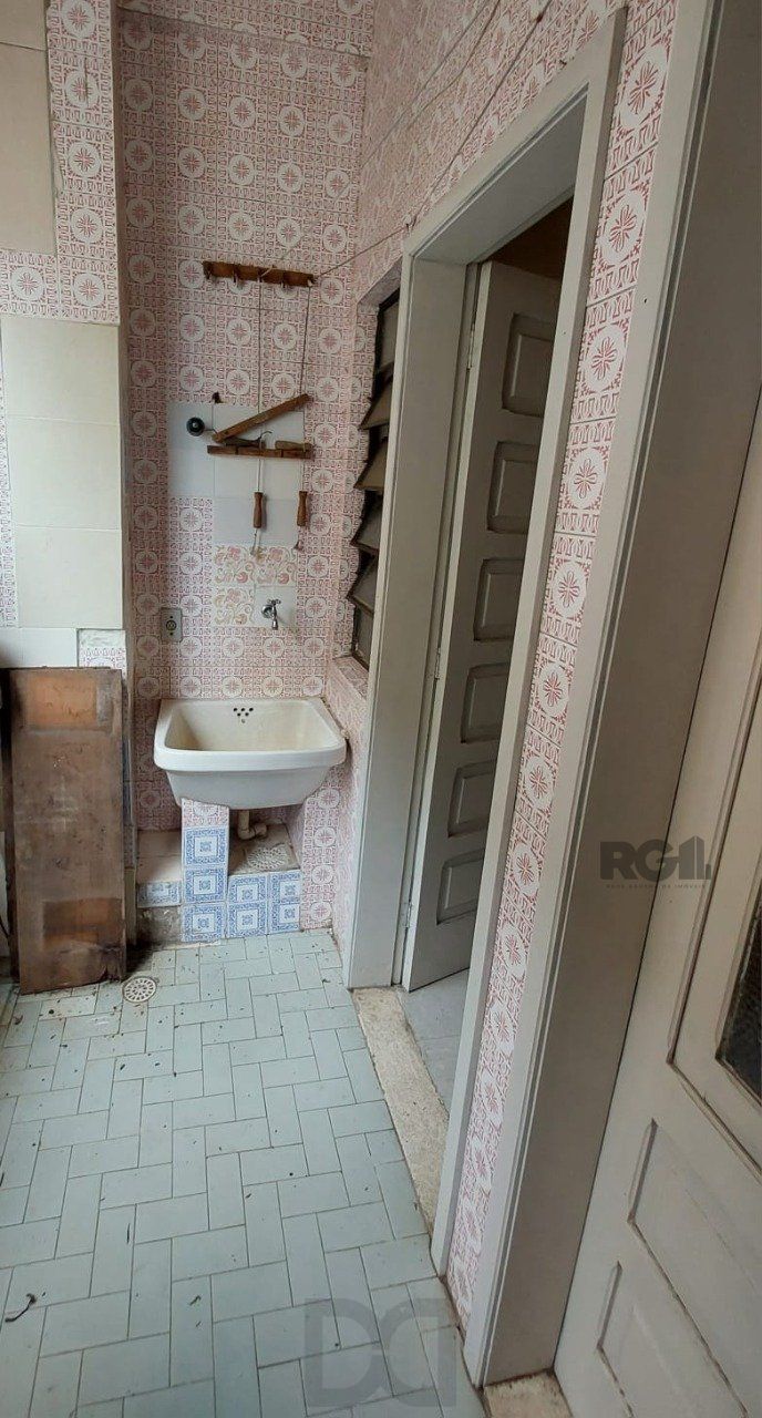 Apartamento no Centro de 2 dormitórios reformado — foto 15