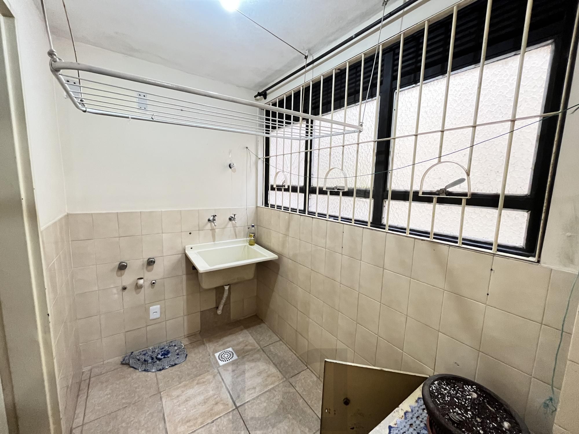 Apartamento de 2 quartos e 2 banheiros no bairro Independência em Porto Alegre — foto 17