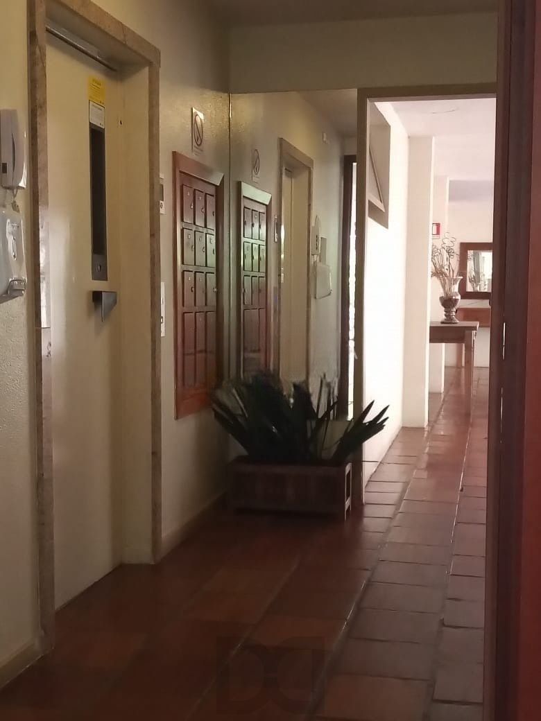 Apartamento de 2 quartos, 2 banheiros, elevador e garagem no bairro Higienópolis — foto 7
